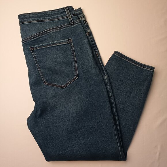 Talbots Flawless Jeans Size 12P High Waist Jegging Crop Medium Wash - Picture 1 of 9